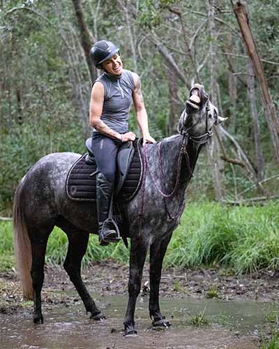 Barefoot-Focused Riders